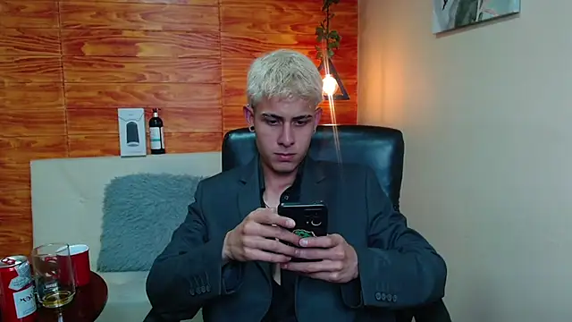 Snapshot of Bastiaan_28 chatting on December 2024 03:05:02 AM Bastiaan 28 online show from December 2024 03:05:02 AM