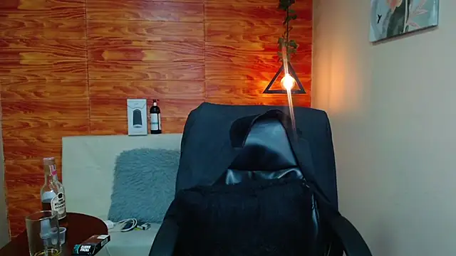 Snapshot of Bastiaan_28 chatting on December 2024 06:10:02 AM Bastiaan 28 online show from December 2024 06:10:02 AM