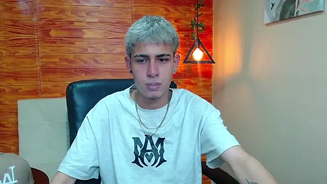 Snapshot of Bastiaan_28 chatting on December 2024 12:05:02 AM Bastiaan 28 online show from December 2024 12:05:02 AM