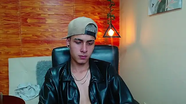 Snapshot of Bastiaan_28 chatting on December 2024 03:08:01 AM Bastiaan 28 online show from December 2024 03:08:01 AM