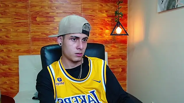 Snapshot of Bastiaan_28 chatting on December 2024 09:52:02 AM Bastiaan 28 online show from December 2024 09:52:02 AM