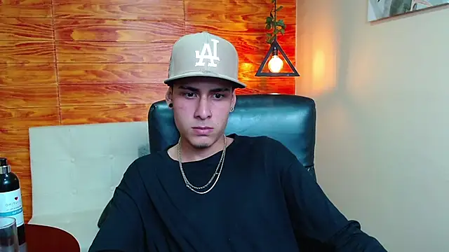 Snapshot of Bastiaan_28 chatting on December 2024 10:58:02 AM Bastiaan 28 online show from December 2024 10:58:02 AM