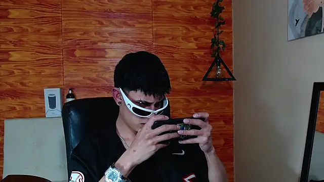 Snapshot of Bastiaan_28 chatting on February 2025 06:19:01 AM Bastiaan 28 online show from February 2025 06:19:01 AM