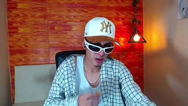 Snapshot of Bastiaan_28 chatting on February 2025 06:18:01 AM Bastiaan 28 online show from February 2025 06:18:01 AM