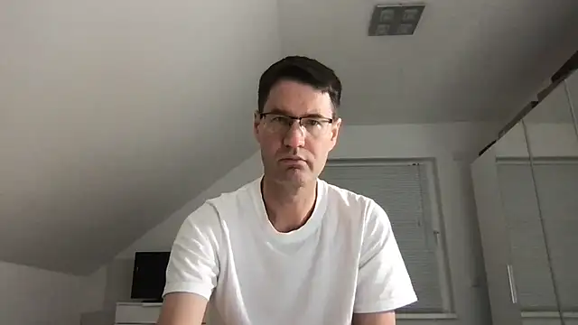 Snapshot of zxzx_cam1 chatting on December 2024 09:53:02 PM zxzx cam1 online show from December 2024 09:53:02 PM