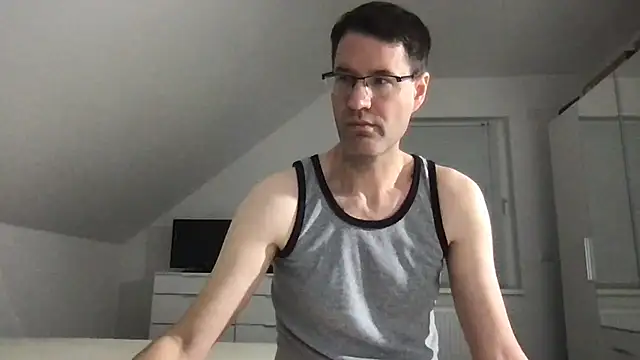 Snapshot of zxzx_cam1 chatting on December 2024 05:18:02 PM zxzx cam1 online show from December 2024 05:18:02 PM