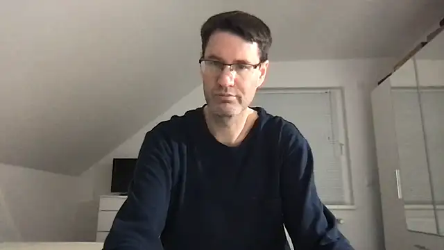 Snapshot of zxzx_cam1 chatting on January 2025 05:02:01 PM zxzx cam1 online show from January 2025 05:02:01 PM