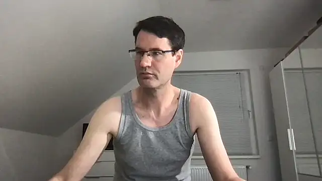 Snapshot of zxzx_cam1 chatting on January 2025 10:30:02 PM zxzx cam1 online show from January 2025 10:30:02 PM