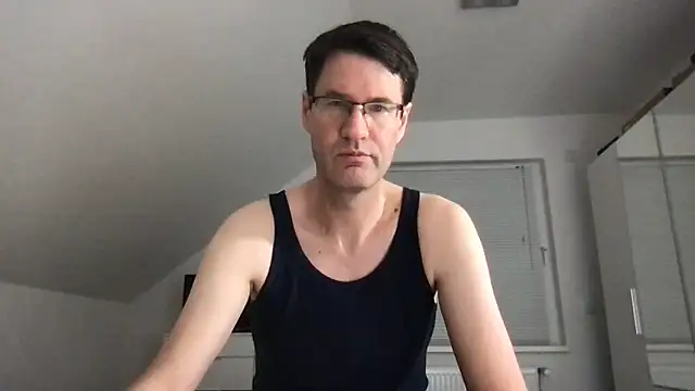 Snapshot of zxzx_cam1 chatting on January 2025 11:24:01 PM zxzx cam1 online show from January 2025 11:24:01 PM