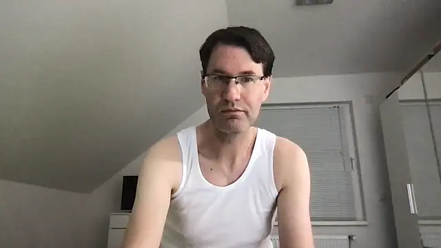 Snapshot of zxzx_cam1 chatting on March 2025 04:22:02 PM zxzx cam1 online show from March 2025 04:22:02 PM