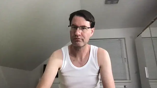 Snapshot of zxzx_cam1 chatting on March 2025 09:57:01 PM zxzx cam1 online show from March 2025 09:57:01 PM