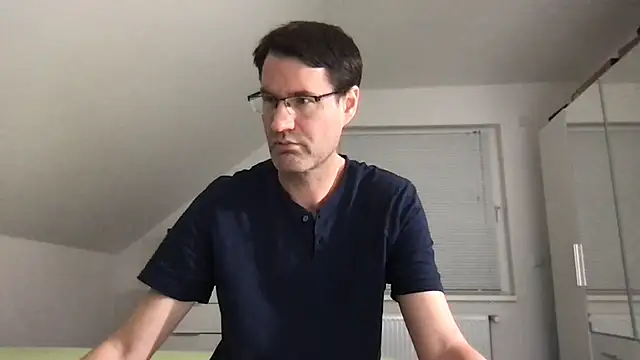 Snapshot of zxzx_cam1 chatting on September 2025 09:09:02 PM zxzx cam1 online show from September 2025 09:09:02 PM