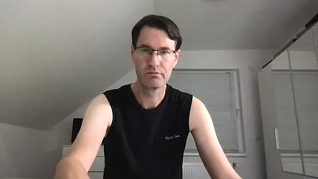 Snapshot of zxzx_cam1 chatting on October 2025 03:51:02 PM zxzx cam1 online show from October 2025 03:51:02 PM