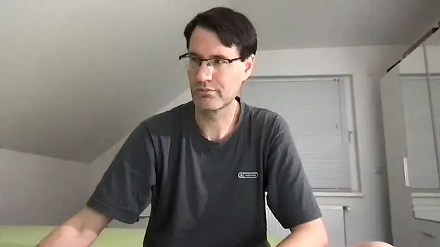 Snapshot of zxzx_cam1 chatting on October 2025 05:08:01 PM zxzx cam1 online show from October 2025 05:08:01 PM