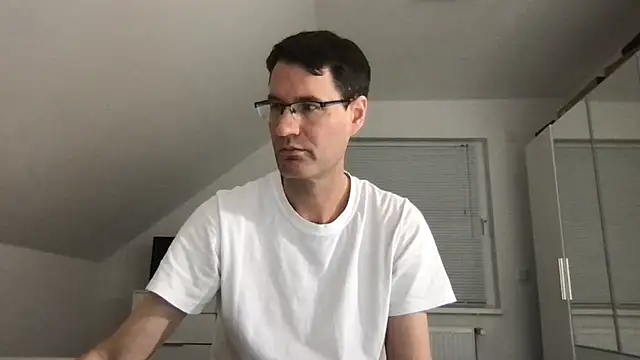 Snapshot of zxzx_cam1 chatting on November 2025 04:38:01 PM zxzx cam1 online show from November 2025 04:38:01 PM