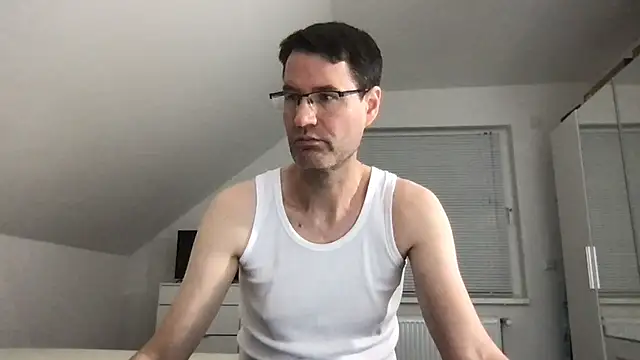 Snapshot of zxzx_cam1 chatting on November 2025 04:40:02 PM zxzx cam1 online show from November 2025 04:40:02 PM