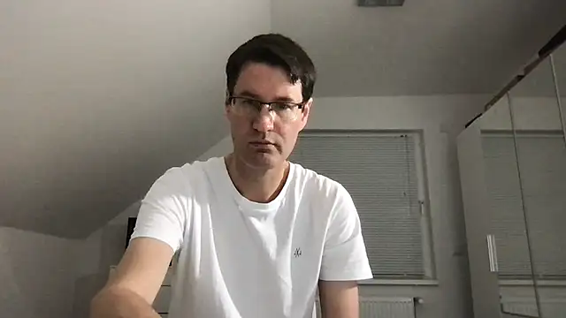 Snapshot of zxzx_cam1 chatting on December 2025 04:47:01 PM zxzx cam1 online show from December 2025 04:47:01 PM