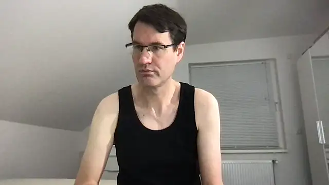 Snapshot of zxzx_cam1 chatting on January 2026 05:16:02 PM zxzx cam1 online show from January 2026 05:16:02 PM