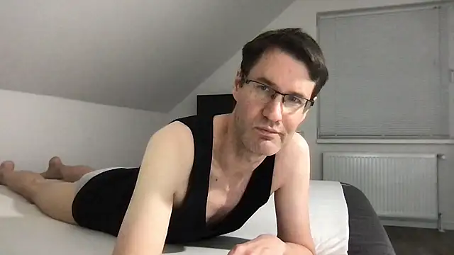 Snapshot of zxzx_cam1 chatting on January 2026 06:31:01 PM zxzx cam1 online show from January 2026 06:31:01 PM