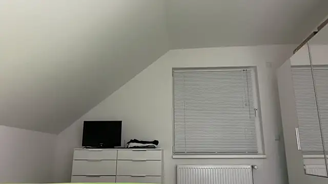 Snapshot of zxzx_cam1 chatting on February 2026 03:35:01 PM zxzx cam1 online show from February 2026 03:35:01 PM