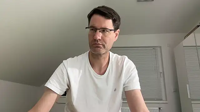 Snapshot of zxzx_cam1 chatting on March 2026 04:53:02 PM zxzx cam1 online show from March 2026 04:53:02 PM