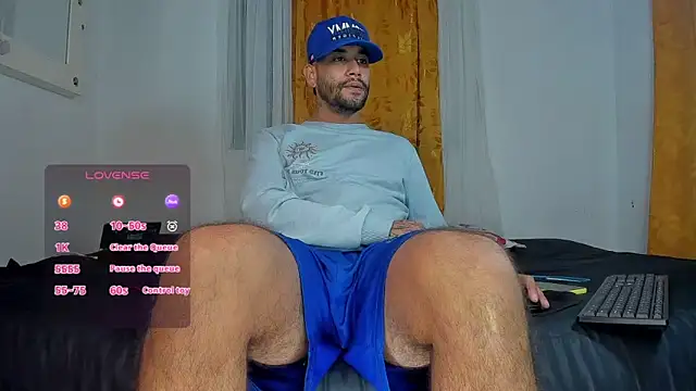 Snapshot of estiben_05 chatting on April 2026 03:30:02 PM estiben 05 online show from April 2026 03:30:02 PM