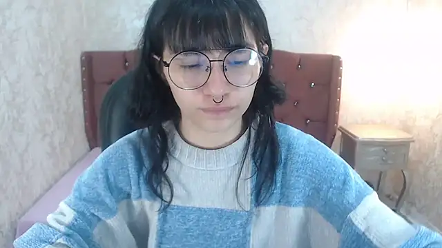 Snapshot of charlottemoonxz chatting on February 2025 01:52:01 PM charlottemoonxz online show from February 2025 01:52:01 PM