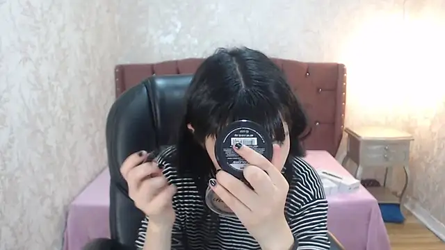 Snapshot of charlottemoonxz chatting on February 2025 02:24:01 PM charlottemoonxz online show from February 2025 02:24:01 PM