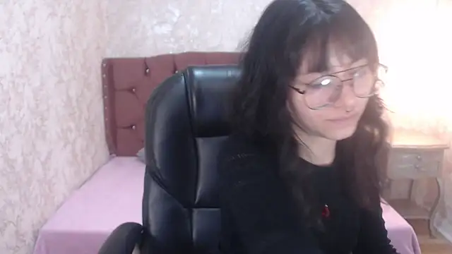 Snapshot of charlottemoonxz chatting on February 2025 05:30:02 PM charlottemoonxz online show from February 2025 05:30:02 PM