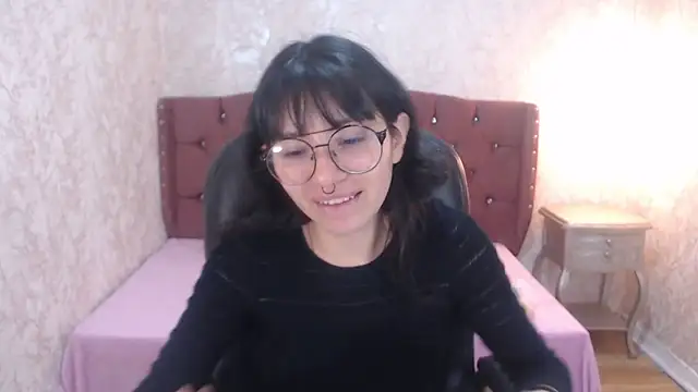 Snapshot of charlottemoonxz chatting on February 2025 05:18:02 PM charlottemoonxz online show from February 2025 05:18:02 PM