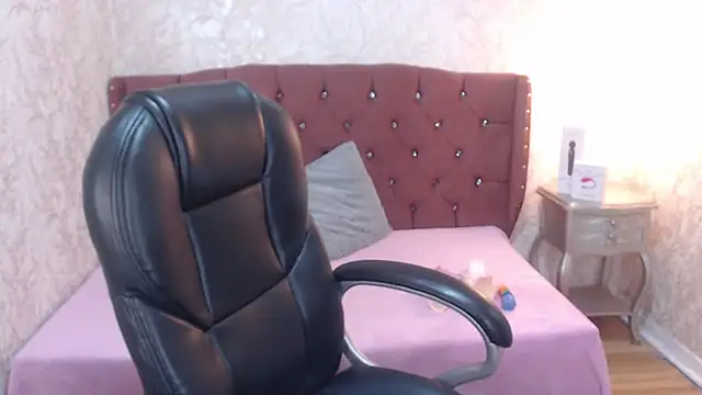 Snapshot of charlottemoonxz chatting on February 2025 11:26:02 PM charlottemoonxz online show from February 2025 11:26:02 PM