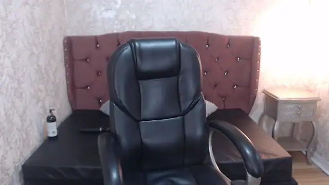 Snapshot of charlottemoonxz chatting on February 2025 08:03:02 PM charlottemoonxz online show from February 2025 08:03:02 PM