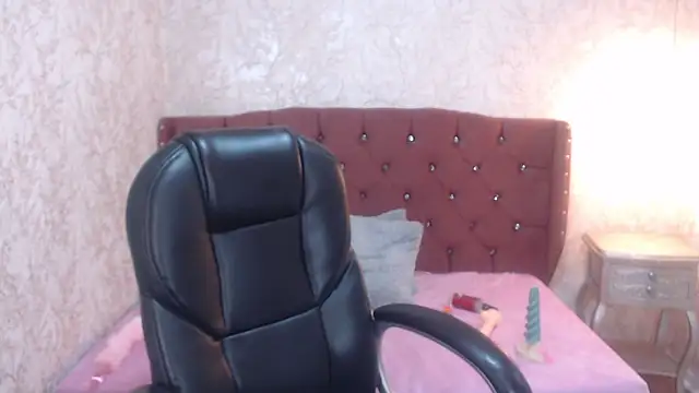 Snapshot of charlottemoonxz chatting on March 2025 11:18:02 PM charlottemoonxz online show from March 2025 11:18:02 PM