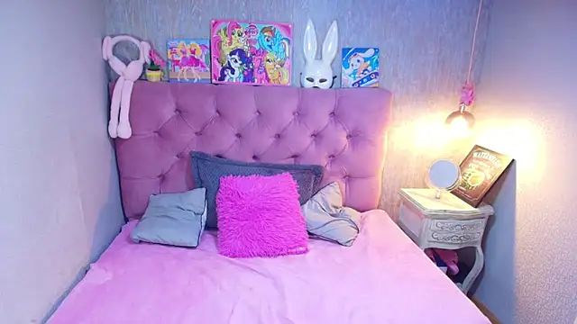 Snapshot of charlottemoonxz chatting on February 2026 06:52:01 PM charlottemoonxz online show from February 2026 06:52:01 PM