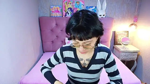 Snapshot of charlottemoonxz chatting on March 2026 07:06:01 PM charlottemoonxz online show from March 2026 07:06:01 PM