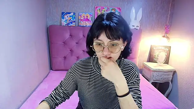 charlottemoonxz online show from April 2026 06:34:01 PM