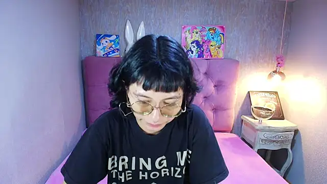 charlottemoonxz online show from May 2026 06:03:01 PM