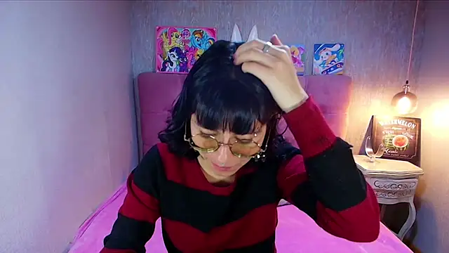 charlottemoonxz online show from July 2026 06:03:02 PM