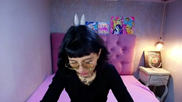 charlottemoonxz online show from July 2026 05:23:02 PM