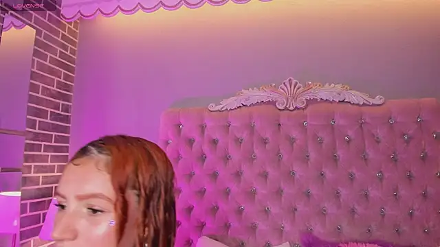 Snapshot of AdelaineBest chatting on December 2025 10:27:02 PM AdelaineBest online show from December 2025 10:27:02 PM