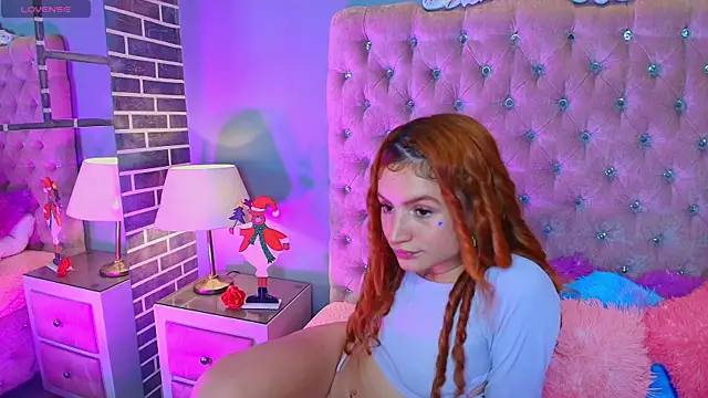 Snapshot of AdelaineBest chatting on December 2025 10:35:02 AM AdelaineBest online show from December 2025 10:35:02 AM