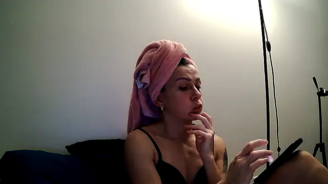 anechka1 online show from December 2025 09:41:02 PM