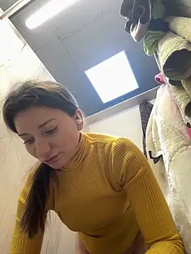 Snapshot of MooonReal chatting on December 2024 03:36:02 AM MooonReal online show from December 2024 03:36:02 AM