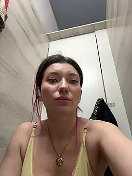 Snapshot of MooonReal chatting on January 2025 02:56:02 AM MooonReal online show from January 2025 02:56:02 AM