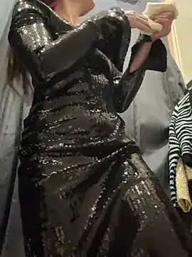 Snapshot of MooonReal chatting on January 2025 06:01:02 AM MooonReal online show from January 2025 06:01:02 AM