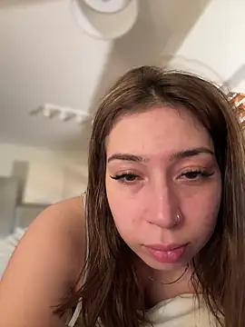 Snapshot of KimArts chatting on January 2025 10:24:01 PM KimArts online show from January 2025 10:24:01 PM