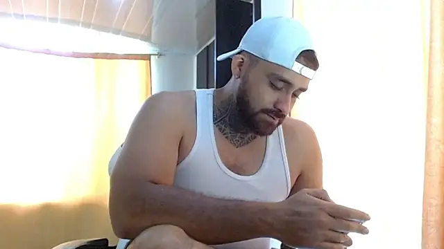 aronmiller404 online show from March 2026 02:47:02 PM