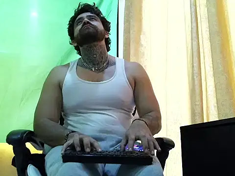 aronmiller404 online show from July 2026 12:19:02 PM