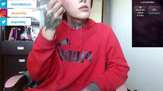 charlotbelucci  online show from November 2025 07:58:01 PM