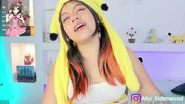 Snapshot of Ahri_Elderwood chatting on December 2024 05:36:02 AM Ahri Elderwood online show from December 2024 05:36:02 AM